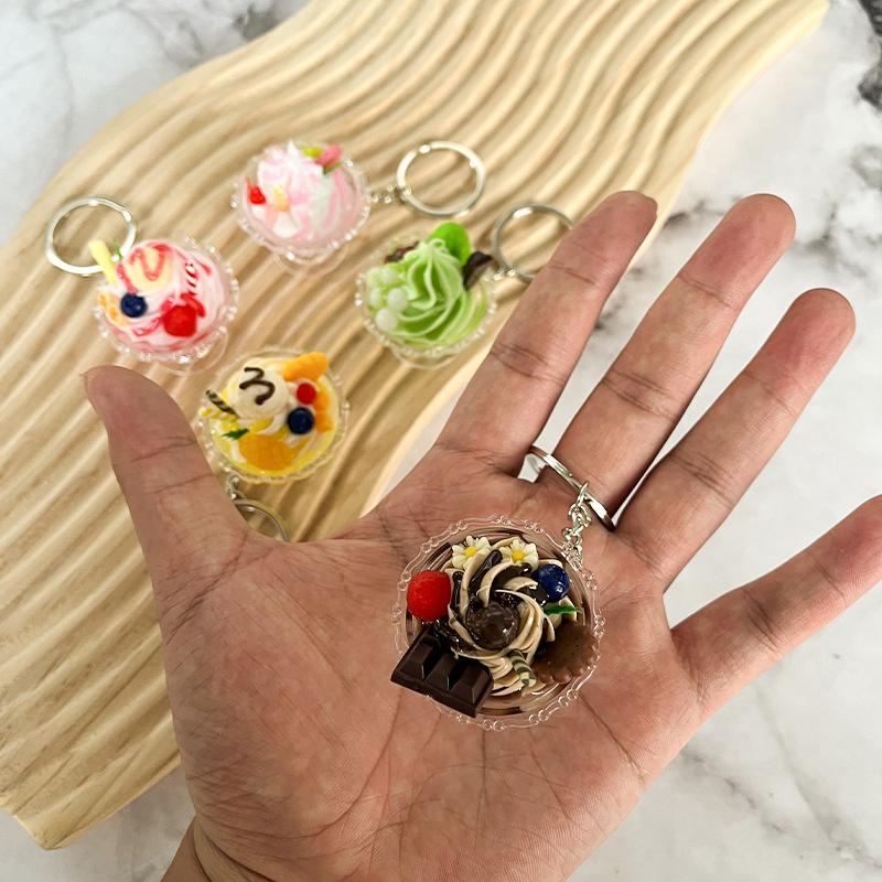 Брелок в виде мороженого, креативные брелки в виде еды для женщин, симпатичные подвески в виде чашки для десерта с мороженым, брелок в виде подарка