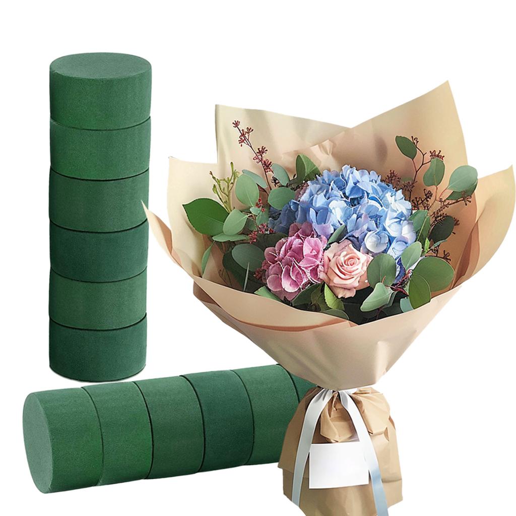 Упаковка из 12 круглых блоков флористической пены с высокой водоудерживающей способностью. Идеально подходит для свадеб, домашнего декора и оформления мероприятий.