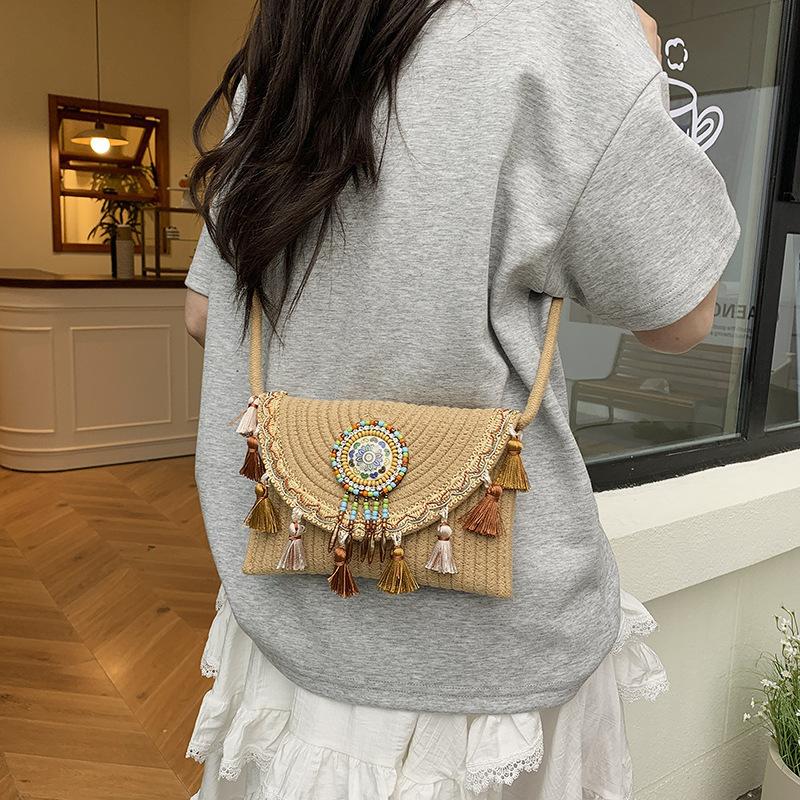 Маленькая квадратная сумка с контрастной расцветкой, ручной работы, с бахромой, новая летняя, универсальная, в повседневном этническом стиле, на плечо, сумка-мессенджер