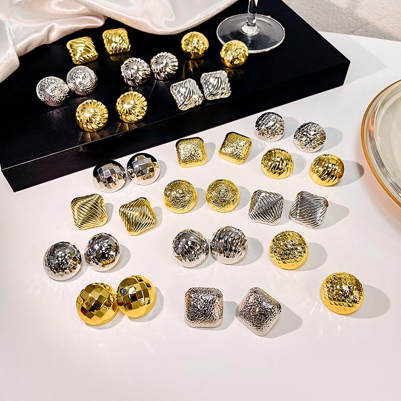 Ретро Геометрические Металлические Серьги-Пуссеты, Простые Серьги с Волнистой Текстурой в Гонконгском Стиле, Нишевые Высококлассные Квадратные Серьги.