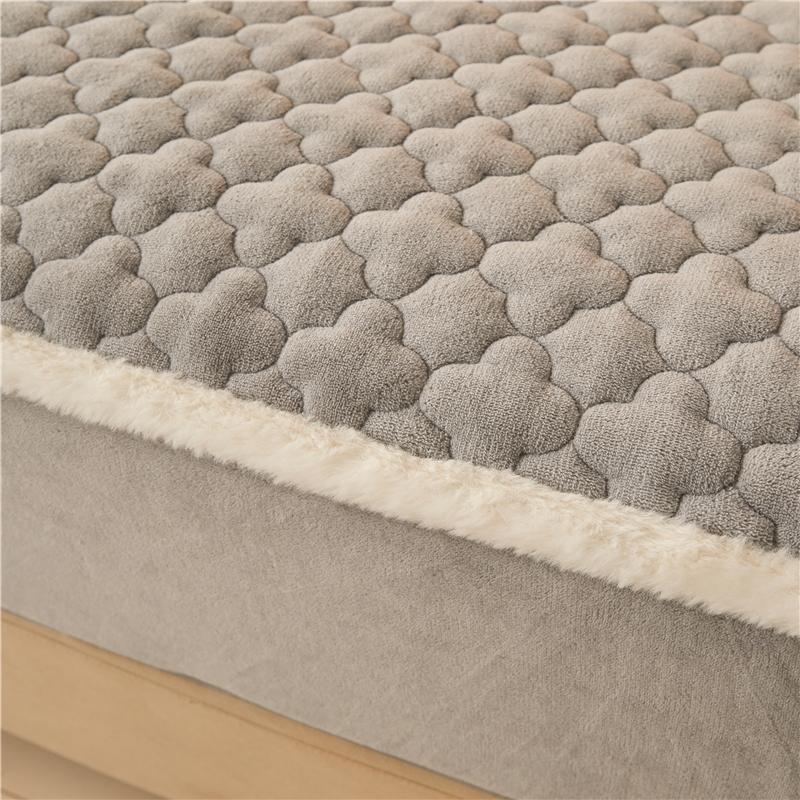 Стеганый чехол для кровати, бархатный протектор для матраса, приятный для кожи, покрывало, зимнее утолщенное постельное белье, канцелярские товары из колючей проволоки (Нет наволочки)