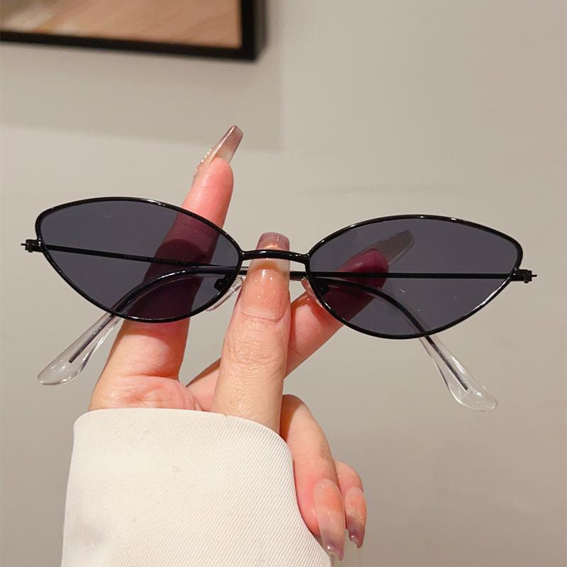Metal Small Frame Vintage Cat Eye Sunglasses Women For Men Popular Luxury Brand Designer Sun Glasses Punk Hip Hop Eyewear Uv400