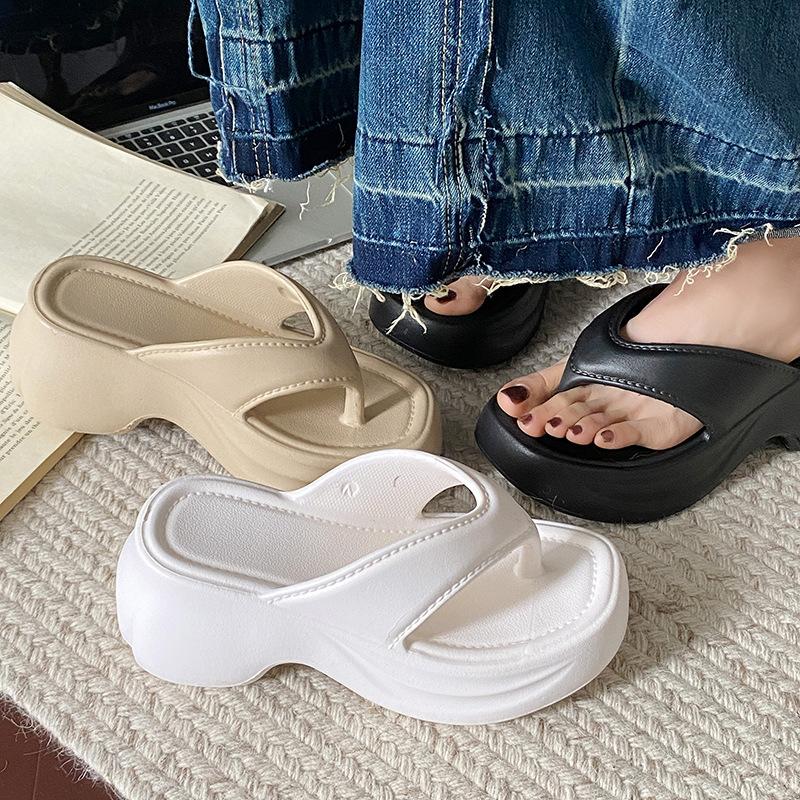 Fashion Cool Sandals Summer 2025 New Style Flip Flops Women's EVA Thick Sole Fashionable Slope Heel Height Increasing Beach