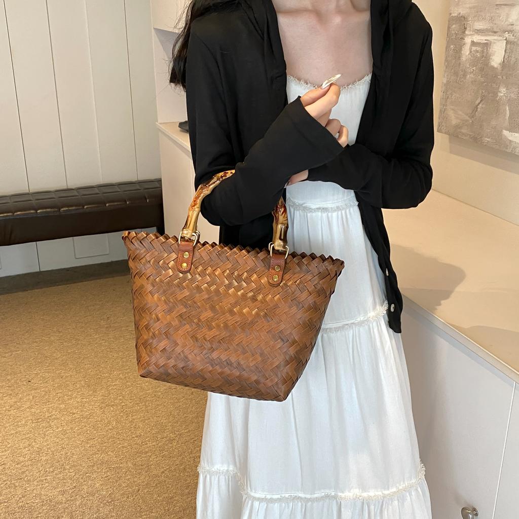 Handmade Woven Bag for Women  New Trendy Handheld Vegetable Basket Bag, Seaside Vacation Style Grass Woven Bucket Bag