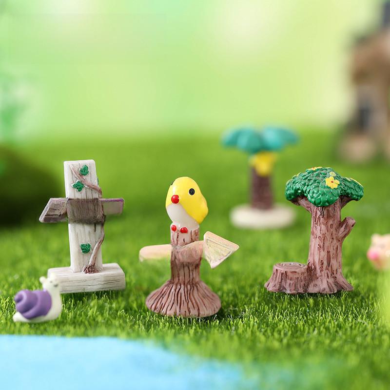 Adorable Zakka Resin Direction Sign Stumps For Moss Micro Landscape Decoration