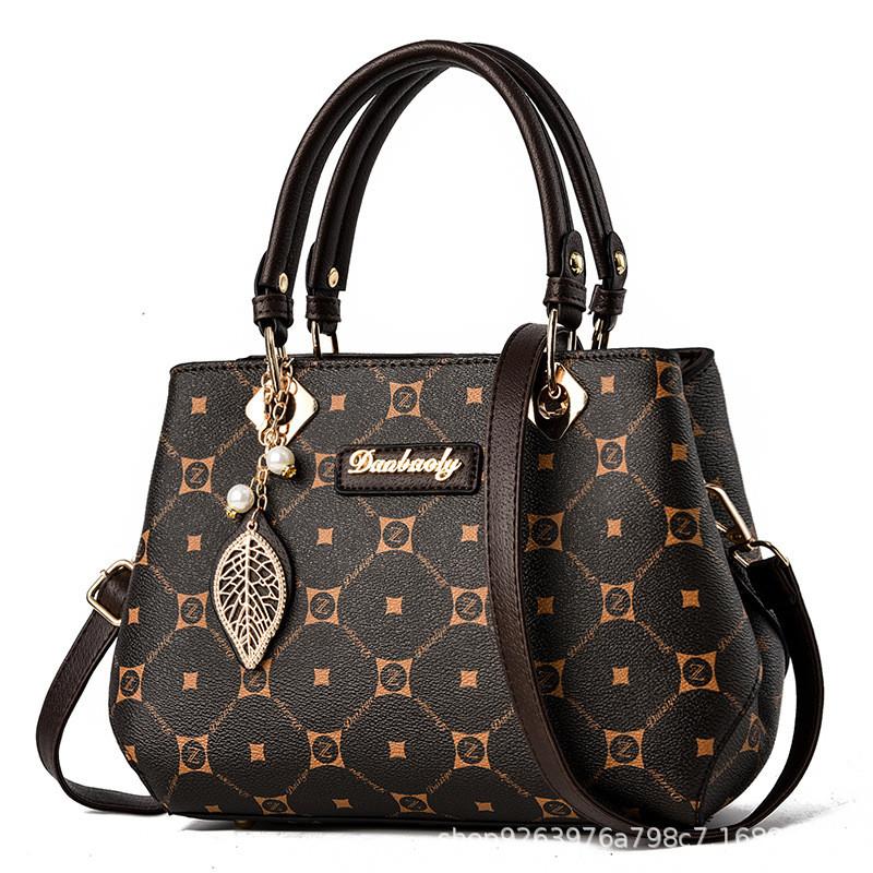 Elegant Korean Style Large Tote Bag For Women Spacious Handbag With Stylish Design