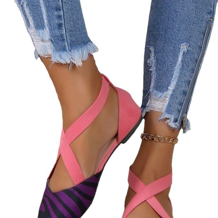 Новые босоножки на низком каблуке с заостренным носком и перекрестными пряжками, женские босоножки большого размера с полым плоским носком и заостренным носком