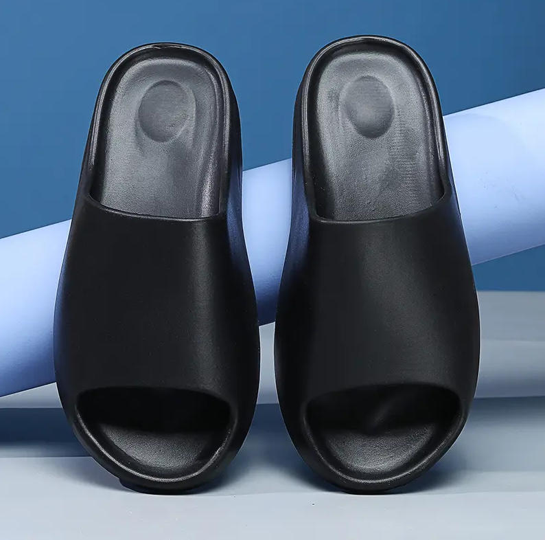 Летние тапочки Мужские с мягкой подошвой Домашние комнатные сандалии на платформе Модные пляжные туфли из губки Пара Нескользящие тапочки для ванной