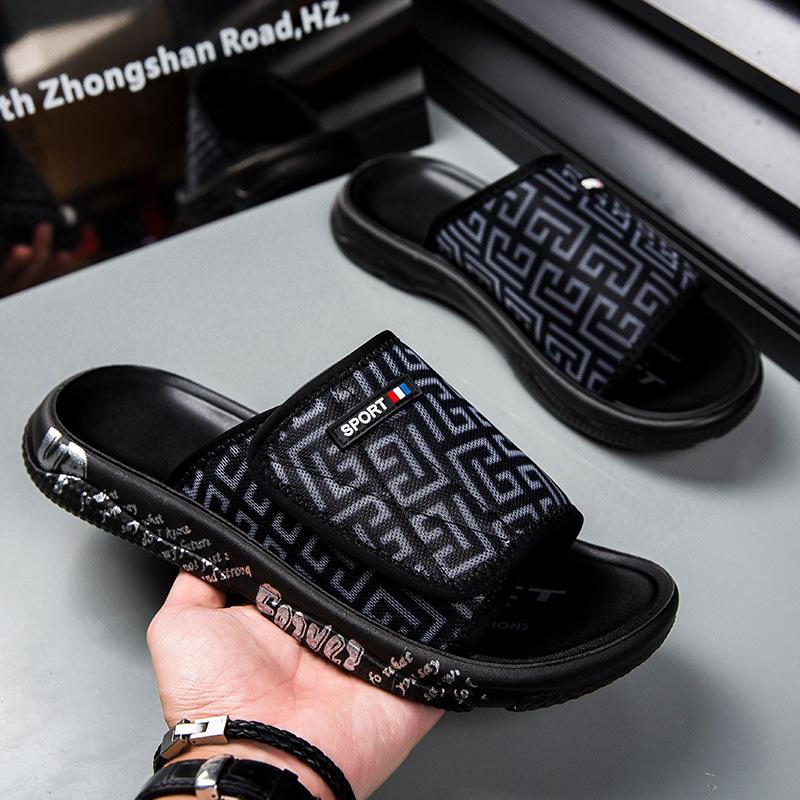 Мужские тапочки носят на улице летом 2024 года, новые высококачественные противоскользящие и износостойкие шлепанцы на мягкой подошве, спортивные пляжные сандалии