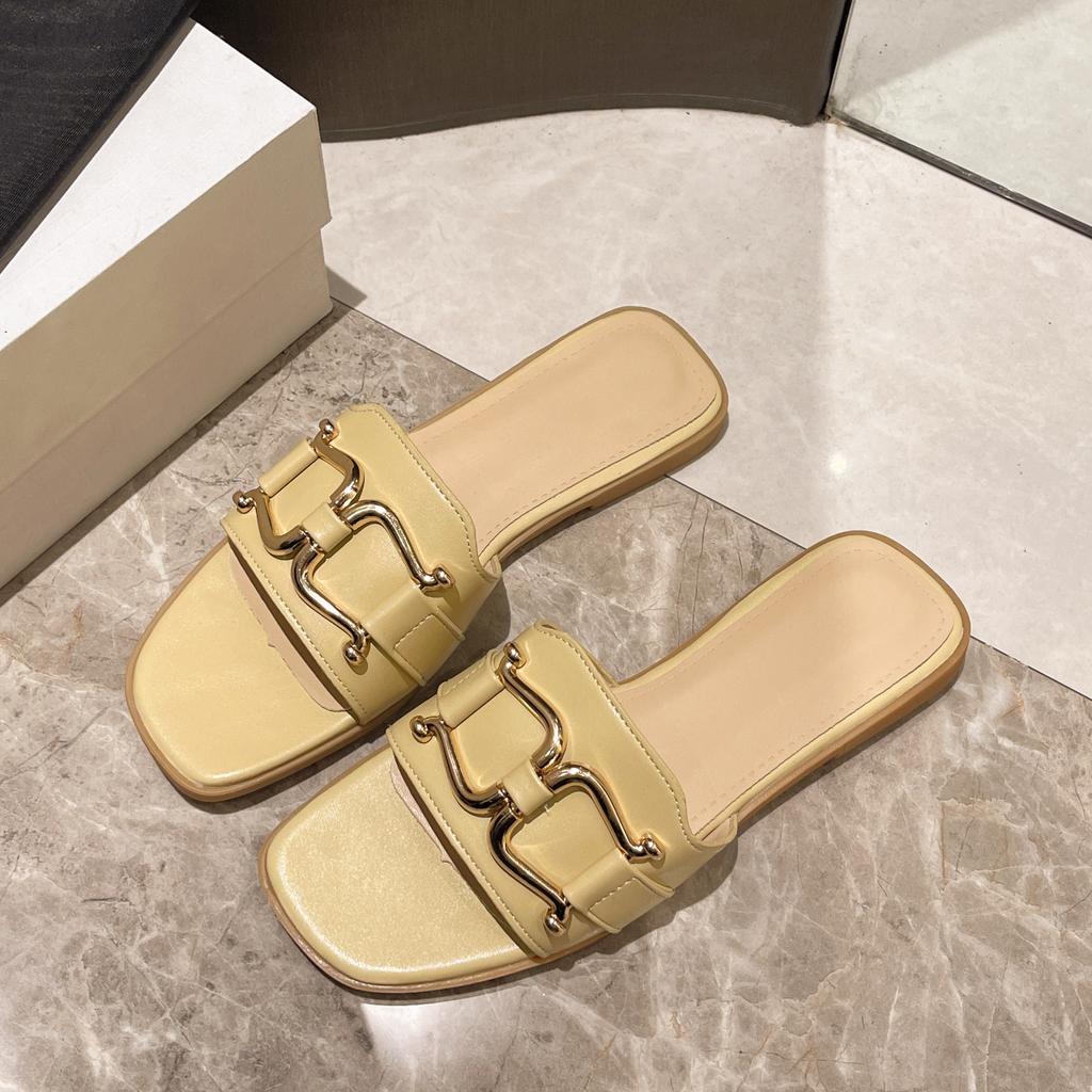 Fashion Women's Slippers in Summer 2025 Metal Flat Bottom Wear New Fashion Square Toe Outdoor Low Heel Women's Shoes Fashionable