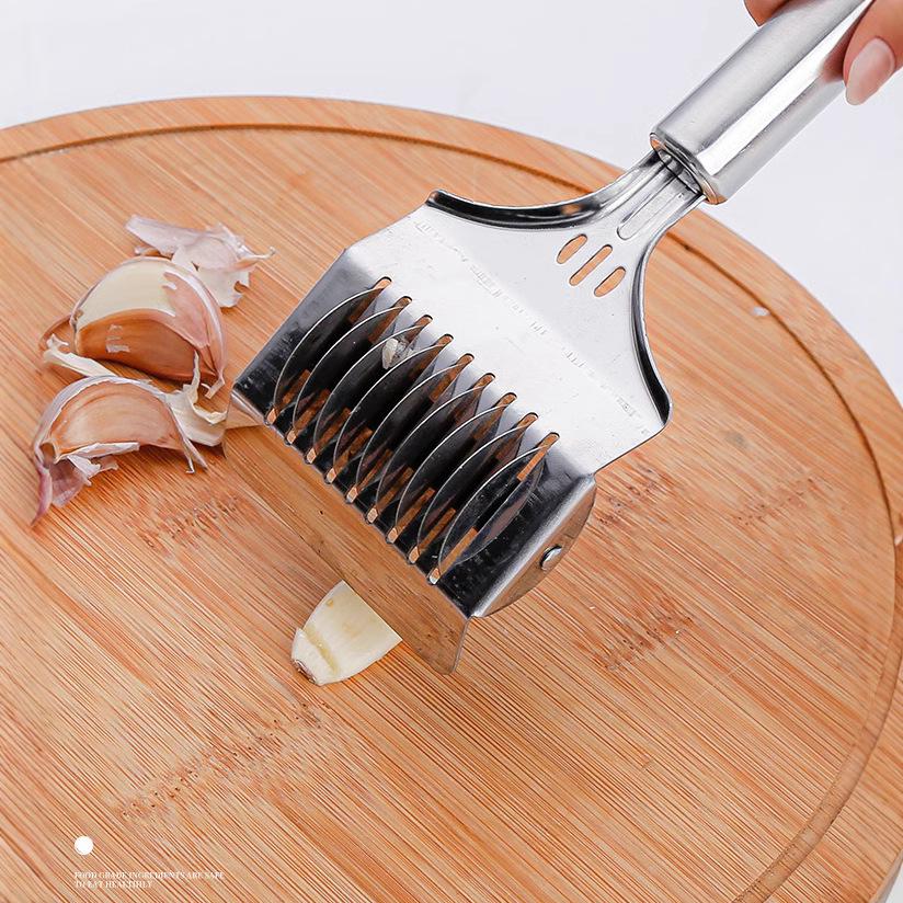 Creative Stainless Steel Dough Cutter: Manual Rolling Pin & Noodle Wheel Knife