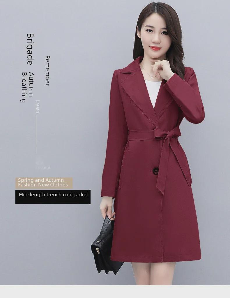 Женская ветровка средней длины в британском стиле весна/осень 2024 г.: Шикарная, высококачественная, модная свободная куртка в корейском стиле.