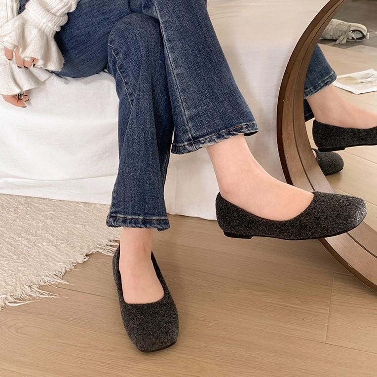 Fashion and lightweight retro flat-bottomed shallow-mouth single shoes women's 2025 new spring and autumn versatile skirt soft-soled Mary Jane shoes