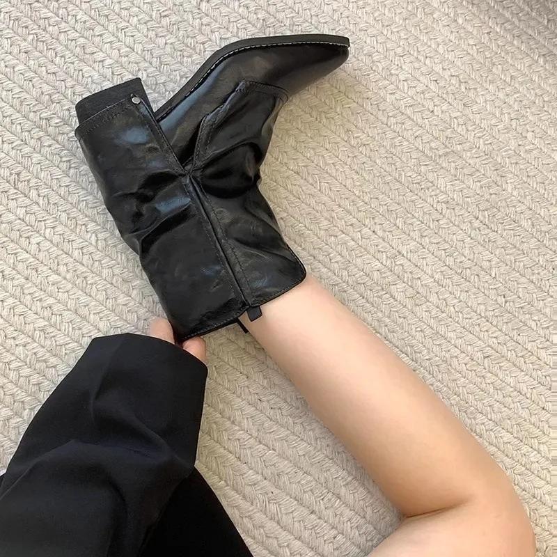Fashion Women's Spring Summer New Style Western Denim Boots Black Pointed Toe Short Boots With Polyurethane Lining And Sole