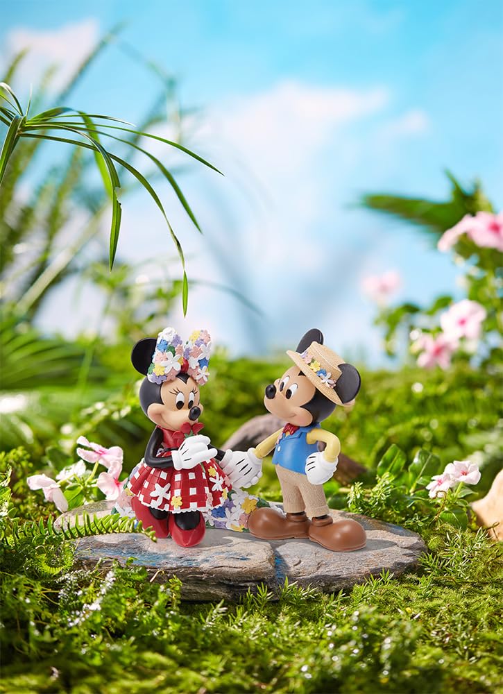 Enesco Disney Showcase Botanical Mickey and Minnie Mouse Holding Hands Figurine, 6.69 Inch, Multicolor