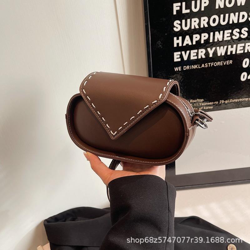 Stylish and simple shoulder messenger bag casual commuter bag 2025 new foreign style matching design retro small bag women