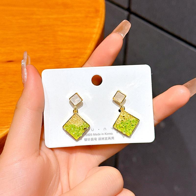 Серьги и серьги с кристаллами цвета шампанского и градиентом