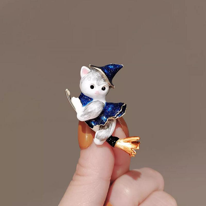 Японская милая волшебная брошь в виде кошки для мужчин и женщин, нишевая высококачественная дизайнерская мультяшная булавка для корсажа, одежда с аксессуарами
