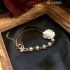Французский нишевый дизайн Sense Rose Flower Hand Jewelry Ретро Имитация жемчуга в стиле барокко Бабочка Маленький браслет с ароматом