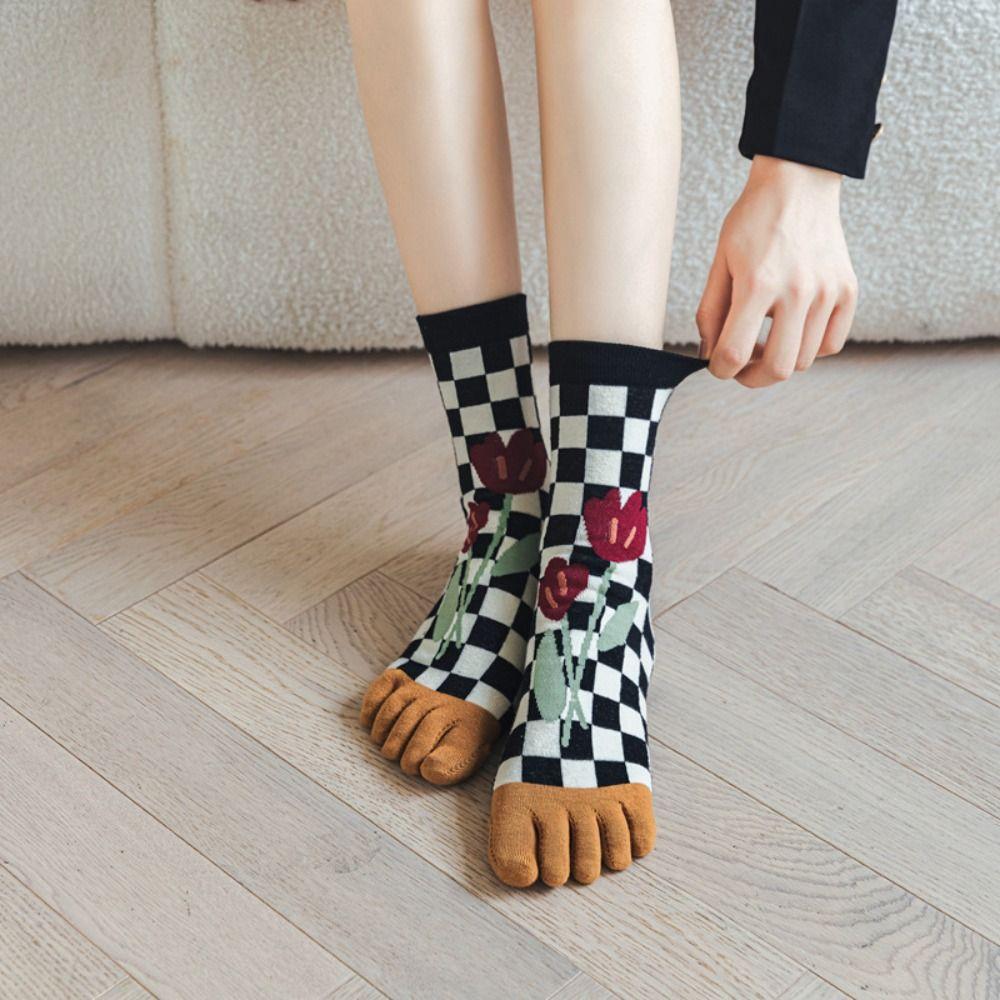 Stripe Grid Split Toe Short Socks Breathable Toe Mid-calf Socks Elastic Toe Separator Socks  Women
