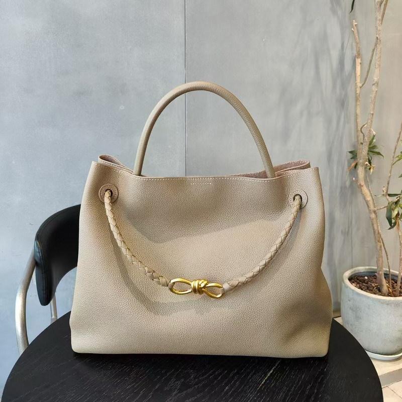 2026 Новая женская кожаная сумка первый слой коровья кожа ретро плетеная бабочка пряжка одно плечо диагональная сумка