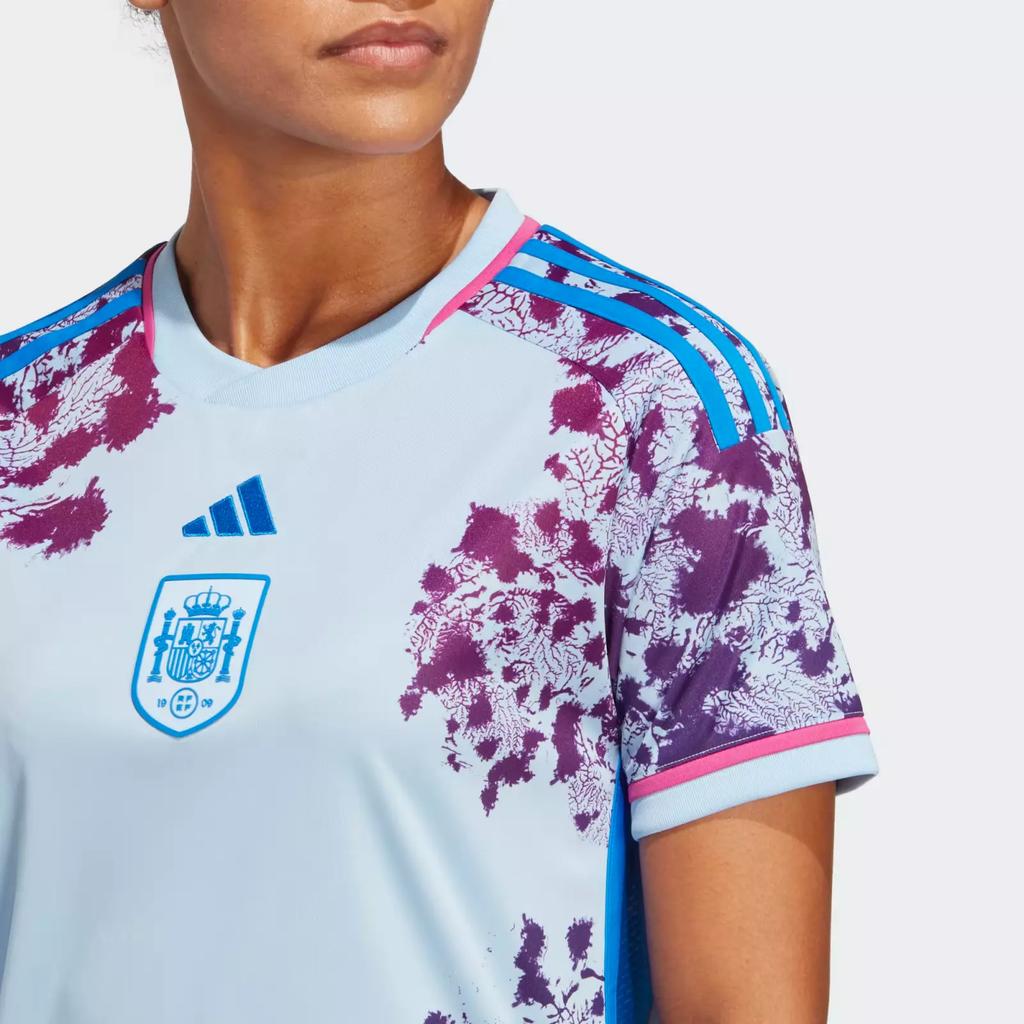 adidas Футболка женская выездная сборная Испании в полоску с цветными блоками, дышащая, с коротким рукавом, светящаяся, синяя HT4315