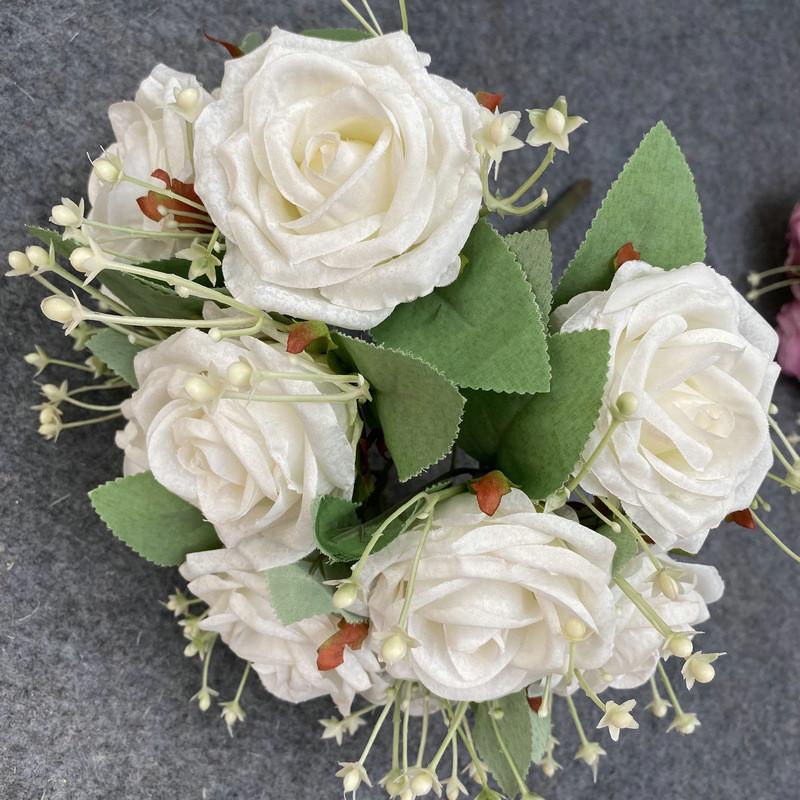 Искусственная композиция с розами в вазе для свадебной фотосъемки и оформления мероприятий