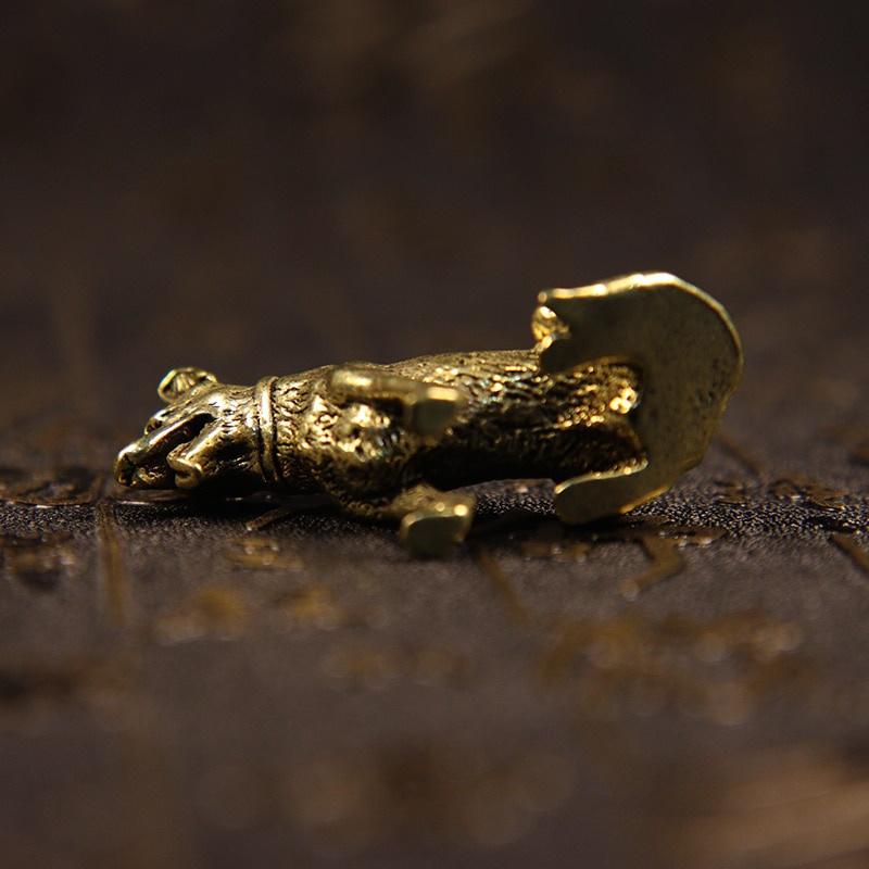 Сувенир собака сделано из сплава латуни и бронзы