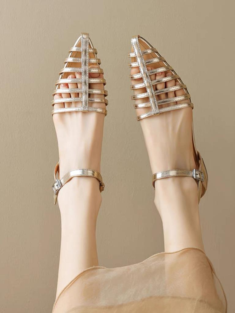 Французские нишевые сандалии-шлепанцы женские летние черные высококлассные на плоской подошве с полым верхом женские туфли ретро остроносые римские одинарные туфли