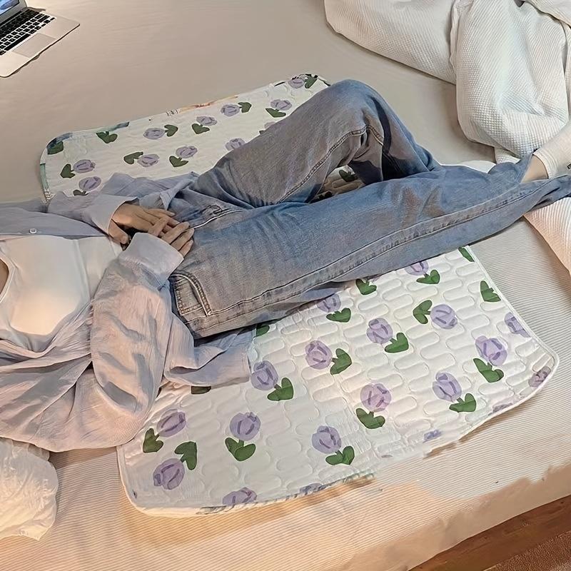 Waterproof Quilted Urinary Incontinence Mattress Absorbent Bed Protector Anti Slip Reusable Mattress for Adult and Elderly