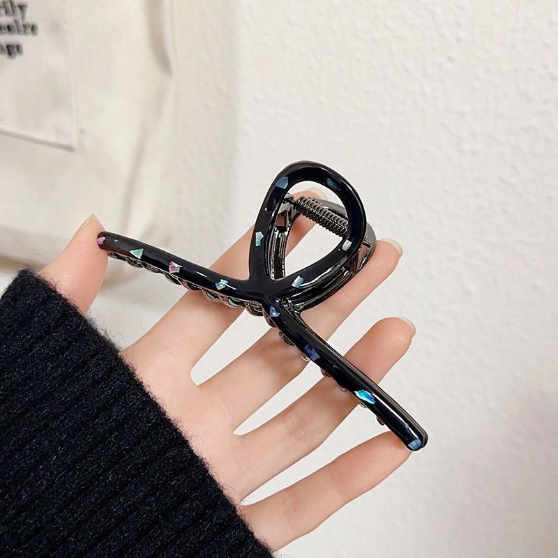 Корейская модная заколка для волос: Элегантный зажим «Акула» для женщин