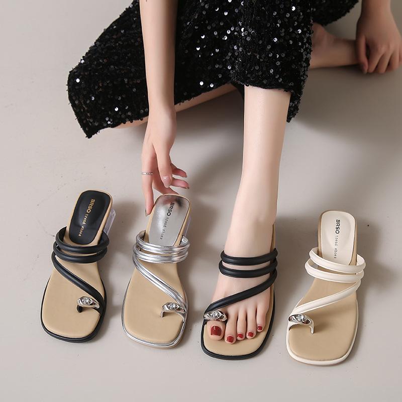 --Тапочки с наружным носком женские весна 2025 новые модные простые сказочные и пляжные классные тапочки