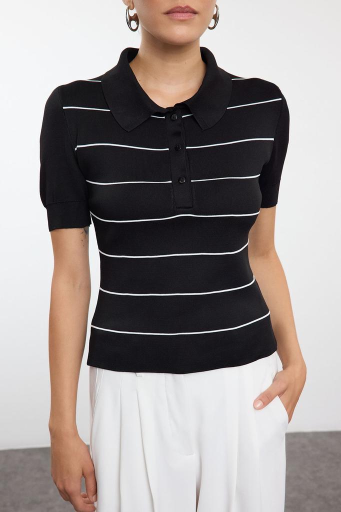 Женский свитер в элегантном стиле, черный трикотаж в полоску с вырезом поло