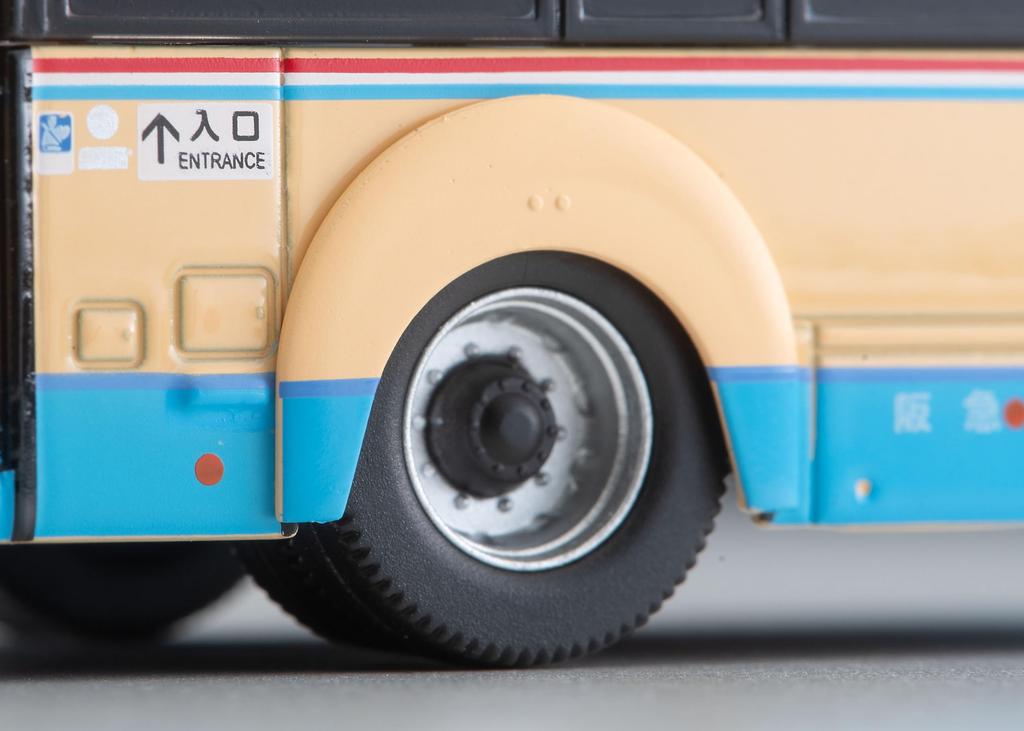 Tomytec Tomica Limited Vintage Neo Isuzu Elga Hankyu Bus Finished Product 332503 1/64 LV-N245i