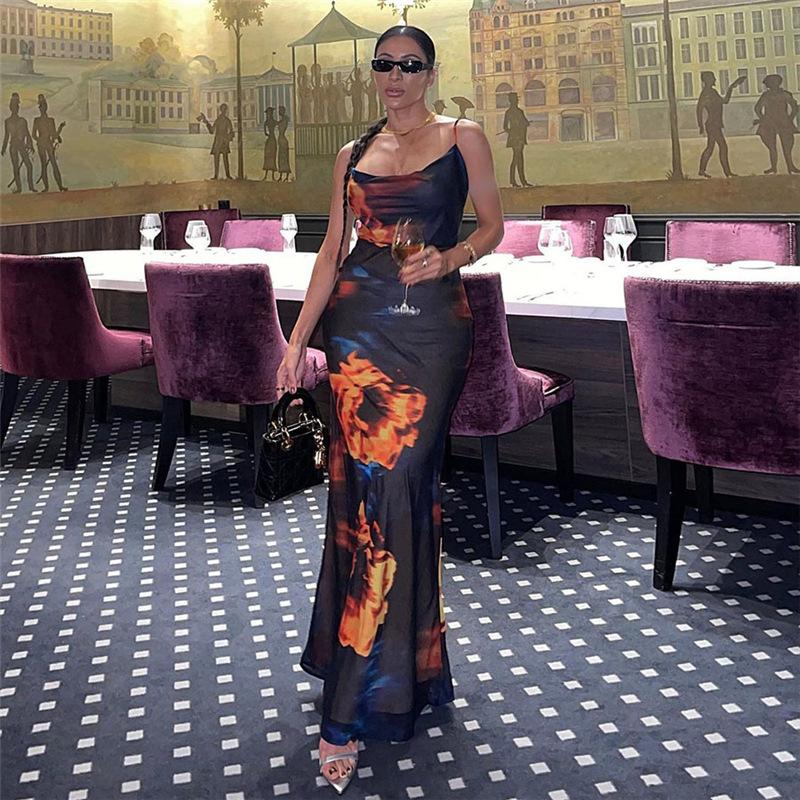 Женские летние тонкие длинные платья с открытой спиной и принтом на шее