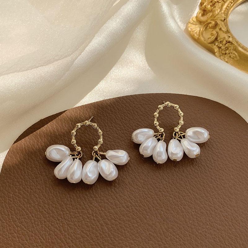 Women Girls Korean Style Camellia Baroque Pearl Earrings Fashion Vintage Jewelry Bow Heart Shape Elegant Lady Ear Rings Ear Clip