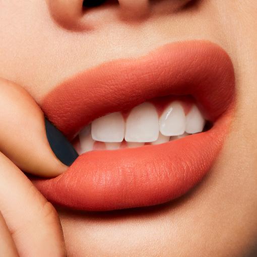 Mac Жидкая помада MAC Powder Kiss