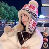 Женская зимняя теплая меховая шапка с узором из снежинок