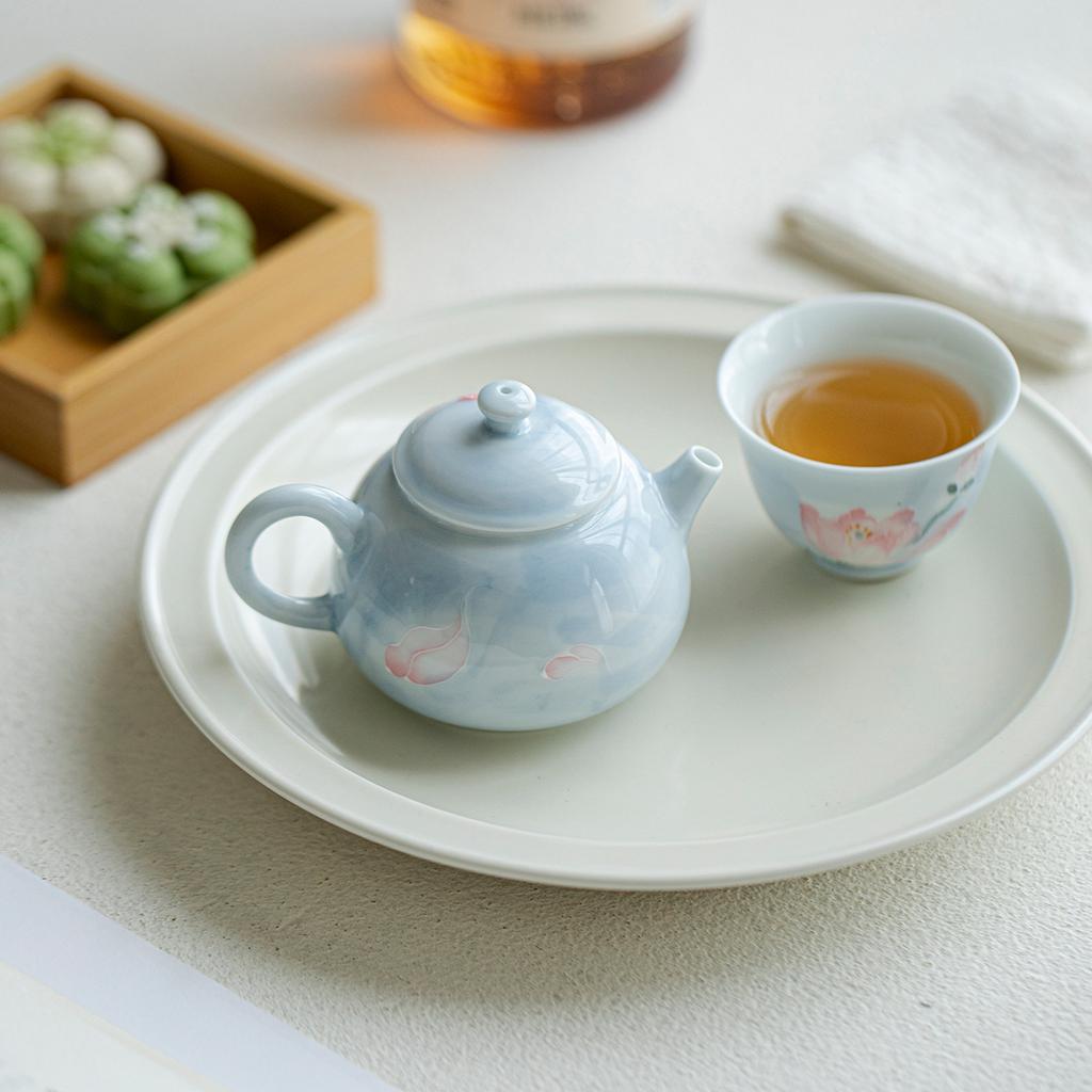 Hand Painted Magnolia Ceramic Tea Pot Under Glaze Gongfu Tea Set Elegant Chinese Style Teapot For Home Office Decor