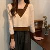 Поддельная рубашка из двух частей с V-образным вырезом контрастного цвета, трикотажная нижняя часть, весеннее и осеннее пальто с узким свитером для невысоких женщин, короткий топ