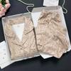 Комплект пижамы из корейского флиса с леопардовым принтом на 2025 год: Женский, Длинный рукав, Длинные брюки, Большой размер, Носить на улице