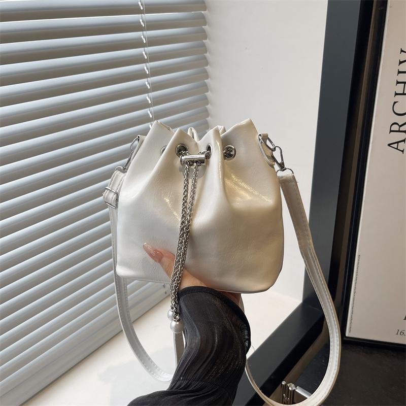 Нишевая высококлассная маленькая сумка женская новая красная сумка-ведро простая и универсальная на плечо сумка-мессенджер