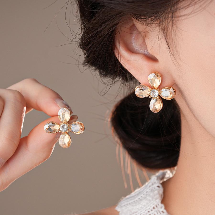 Silver Needle Super Fairy Elegant Bow Flower Stud Earrings French Light Luxury Earrings Literary Style Sweet Versatile Earrings