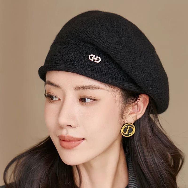 Women's Autumn/Winter Wool Beret - Fashionable, Versatile, Warm, and Luxurious Knit Beanie