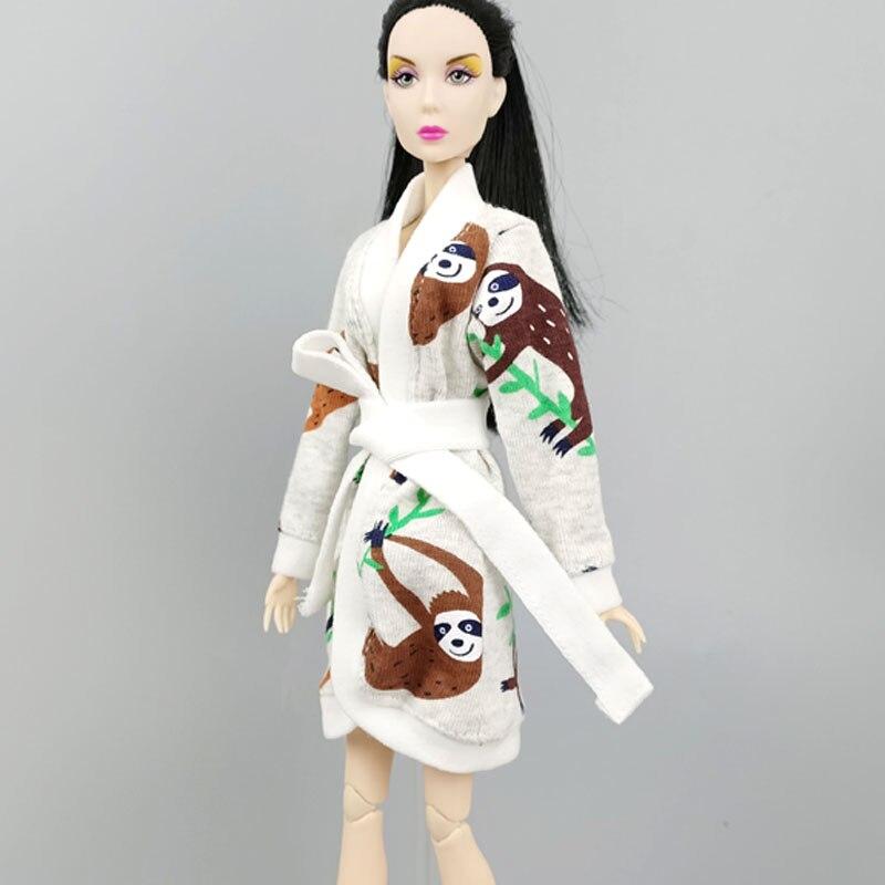Белый халат с мультяшным принтом Bradypod для куклы Барби, костюм для ванной комнаты, зимние пижамы, повседневная одежда для сна для игрушек Барби