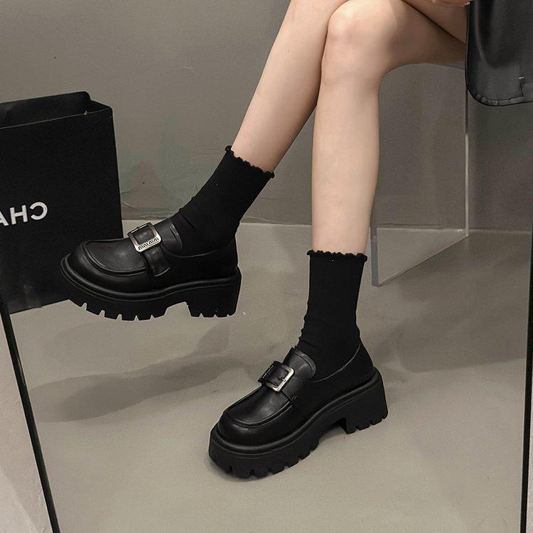 Черные туфли на платформе в ретро-британском стиле для женщин 2025 года, осень-зима, новая мода, универсальные с юбкой, маленькие кожаные туфли