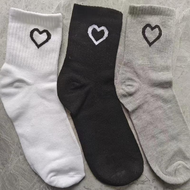 Women Solid Color Love Heart Black White Sports Short Socks Fashion Cute Lady Girl Ankle Socks Low Tube Boat Socks