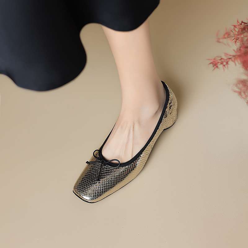 Krazing Pot Овечья кожа Лето Весна Осень Средний каблук Slip on Женские бабочка-узлом Европейский дизайн квадратный носок туфли-лодочки с неглубокой подошвой