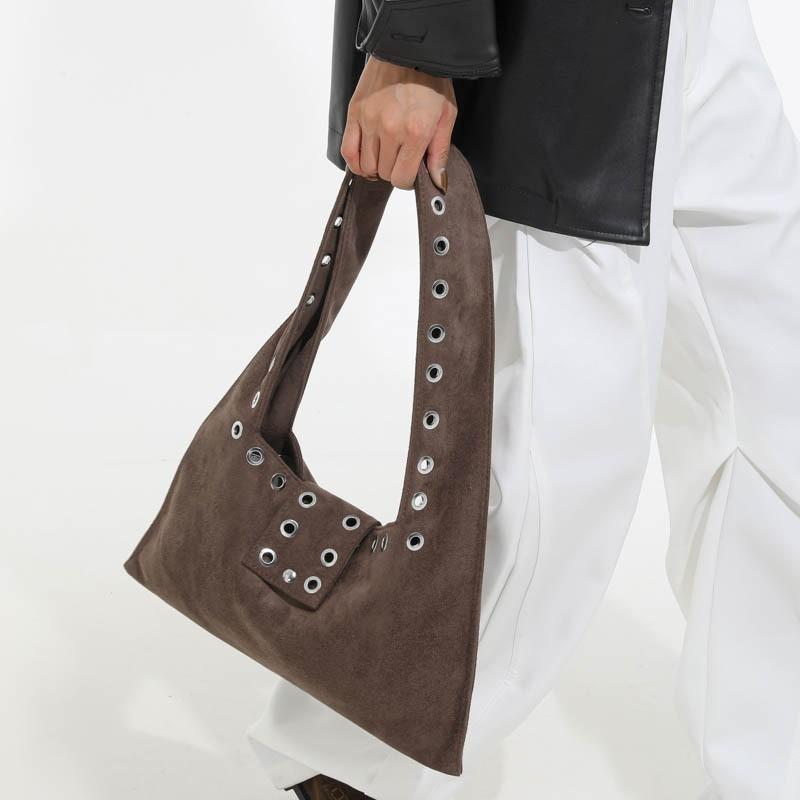 Retro Rivet Bag Armpit Motorcycle Style Hand Dumpling Niche Design One-shoulder Tote
