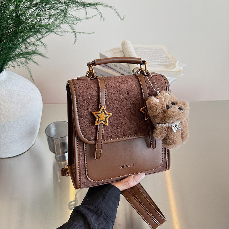 Niche design backpack female fashion student class schoolbag Korean version of leisure street trend lightweight travel backpack